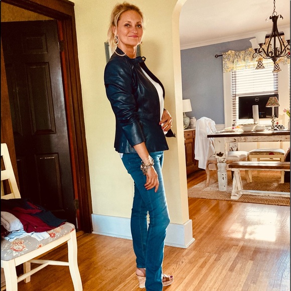 Meet your Posher, Ginny - Picture 2 of 2